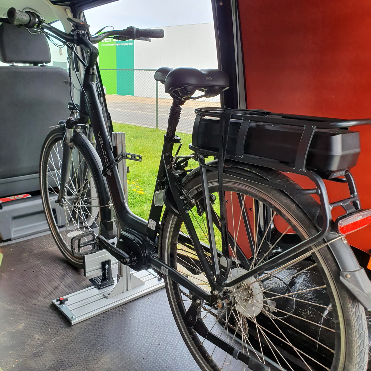 Porte-vélo pour Ebike complèt à l'intérieur d'une Monospace