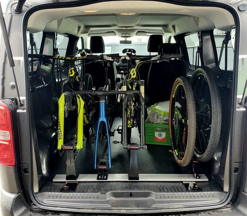 Bicycle carrier in peugeot-citroen-Toyota Proace