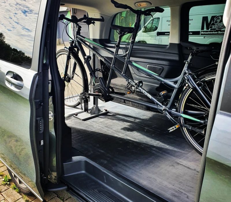 Bicycle carrier for tandem in Mercedes V-Class