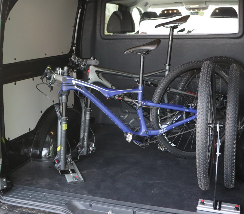 Bicycle carrier in Mercedes Vito for 2 MTBs