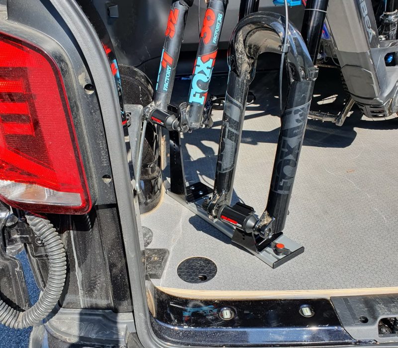 Bicycle carrier in VW T6 Transporter Caravelle
